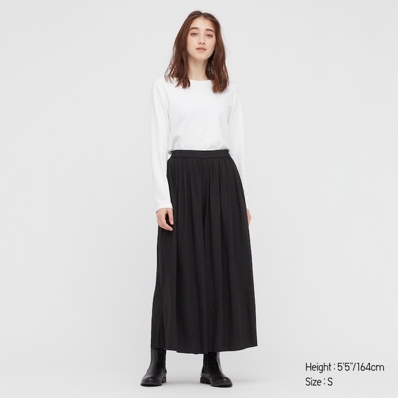 Uniqlo Dresses & Skirts - Uniqlo full maxi skirt elastic waist micro pleated fully lined